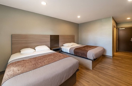 Foxboro Hotel | Perfect for a Quick Escape! 2 Spacious Units w/FREE Breakfast and Parking!