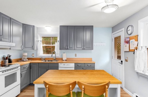 Brewster House | Perfect for Families! Pet-friendly Brewster home near beaches and trails