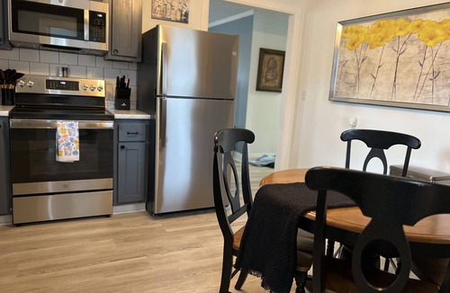 Lebanon House | Perfect for Traveling Professionals. Rent By The Month Updated 2BR in Town