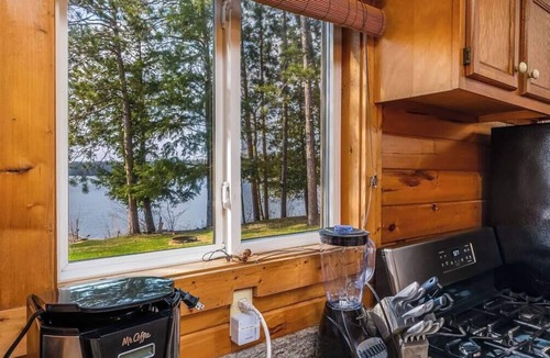 Interlochen Cabin | Perfect Lakefront Family Cabin, 2 Kayaks Included!