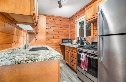 Interlochen Cabin | Perfect Lakefront Family Cabin, 2 Kayaks Included!