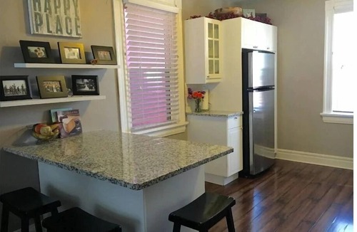 Clifton Apartment | PERFECT Location- beautifully updated 2 BR! UC, Downtown, OTR, Hosptials