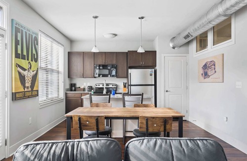 Mile Square Apartment | Perfect Location! Cozy Corner Condo + Free Parking