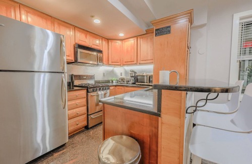 Boston Apartment | Perfect Traveling Nurse Housing - Theatre District