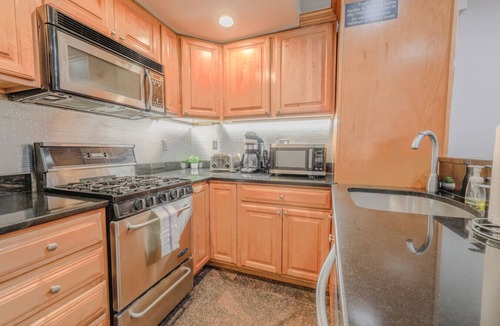 Boston Apartment | Perfect Traveling Nurse Housing - Theatre District