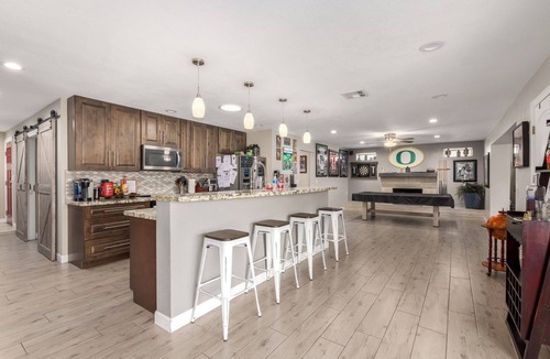 Roadrunner Estates East Hotel | Perfectly centrally located with all the amenities imaginable.