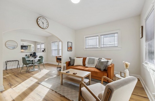 Indianapolis House | Pet-Friendly 1BR Duplex Near Butler University ~ Sleeps 2 ~ Fast Wi-Fi