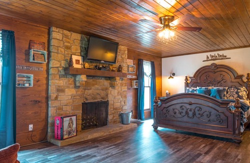 Nashville House | Pet-Friendly 6-Bedroom Peaceful Farm