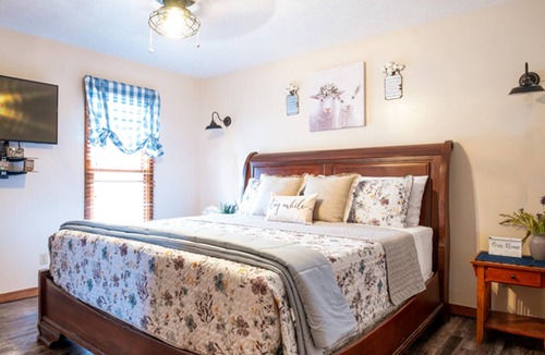 Nashville House | Pet-Friendly 6-Bedroom Peaceful Farm