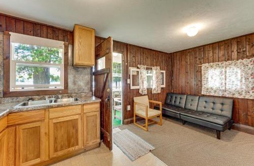 Irons House | Pet-Friendly Bass Lake Cabin: Beach & Boat Dock