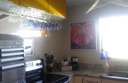 Ormond-by-the-Sea House | Pet Friendly Beachside Artist's Mid-Century Modern Bungalow