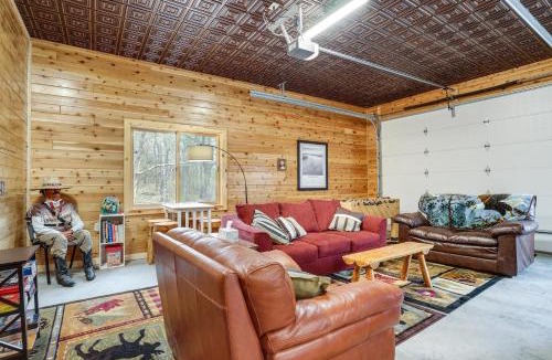 Pepin House | Pet-Friendly Cabin Retreat: Walk to Lake Pepin!