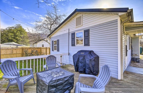 Tad Cottage | Pet-friendly Charleston Home w/Fenced Yard!