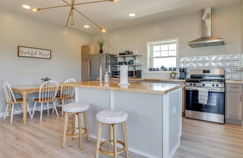 Greenwood Cottage | Pet-friendly Countryside Retreat in Whiteland!