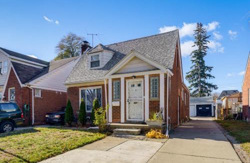 Detroit House | Pet-Friendly Detroit Home Near Ford Field