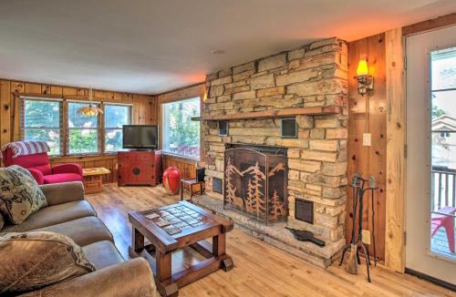 Delavan Lake House | Pet-Friendly Home w/Views of Lake Delavan!