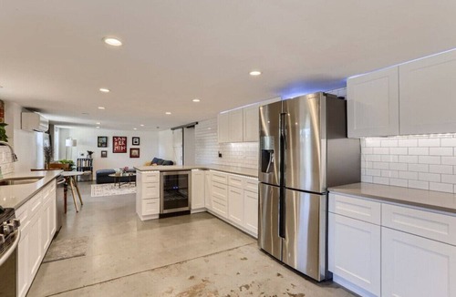 Cole Condo | Pet Friendly I Remodeled I Near RiNo | Sleeps 7