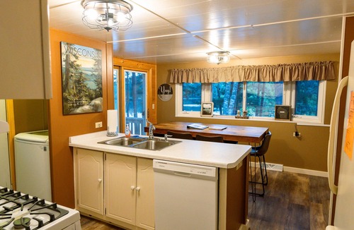 Minocqua House | Pet Friendly, Lake Fun! Dragonfly Trail Retreat