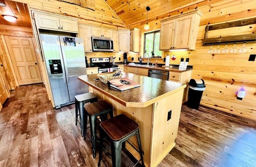 Stone Lake Cabin | Pet-Friendly Lakeside Cabin Ideal for a Family Getaway in Wisconsin