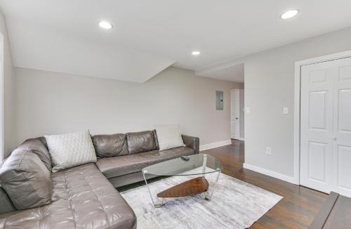 Malden Apartment | Pet-Friendly Malden Apartment: 7 Mi to Boston!