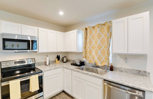 Nashville House | Pet-Friendly Nashville Townhome: 10 Mi to Dtwn