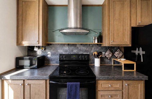 Heidelberg House | Pet Friendly - Private | Fire Pit & WiFi | RRG