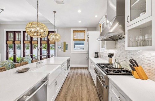Rosemary Beach House | Pet-Friendly Serene Cottage | 15-sec to Coquina Pool | 2-min to Beach | 4 Bikes