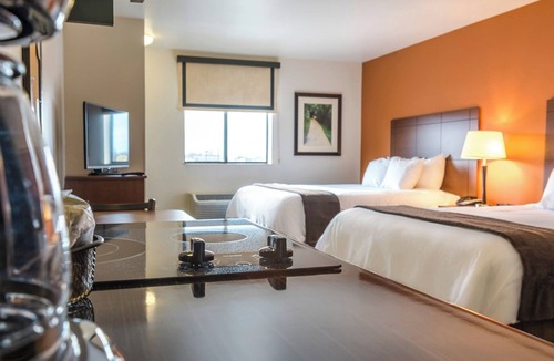 Sioux Falls Hotel | Pet-Friendly Single Unit Perfect for Family Trips Near Great Plains Zoo