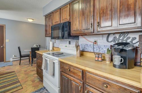 Siren House | Pet-Friendly Siren Home! Walk to Bars & Lakes