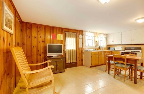 Salisbury Cottage | Pet-Friendly Vacation Rental in the Salisbury Area
