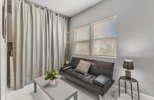 Meridian-Kessler Apartment | PetFriendly 2BR Convenient to Stadium&Downtown - ctd