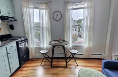 Munjoy Hill Apartment | Petit Pad Atop Munjoy Hill+Steps to Eastern Prom!
