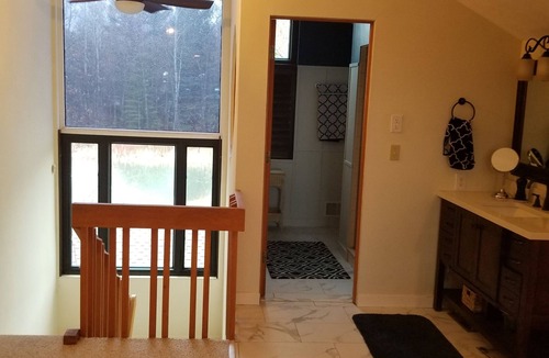 Petoskey Condo | Petoskey Beachfront. Close to skiing and marina.