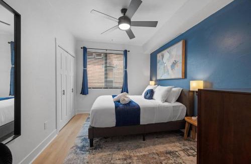 Shadyside Apartment | PFR Suites - Highland, 3BR 2BA Shadyside Condo, 2 Decks, 3rd Floor Walkup