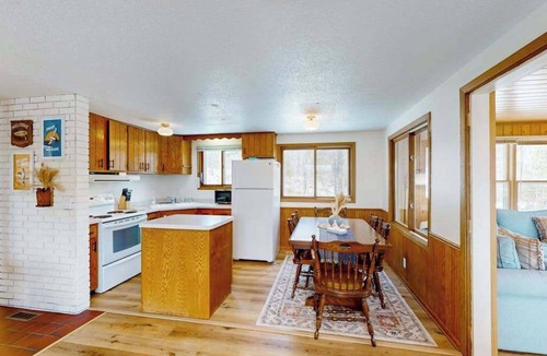 Eagle River House | Pickerel Lake cabin w/kayaks, dock, patio, grill & direct access to trails!