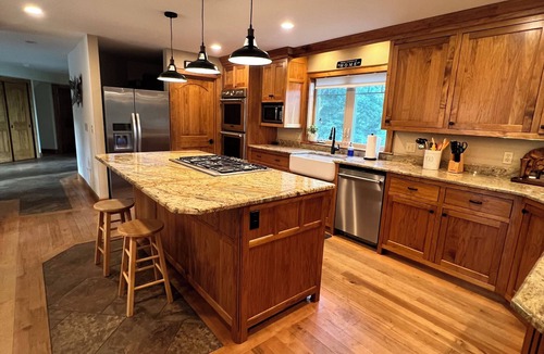 Granby House | Picturesque Lake House with 6 bedroom, 4 bath in Granby CT.