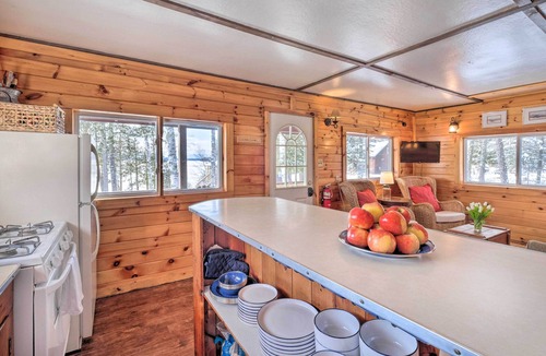 Rangeley Cottage | Picturesque Maine Getaway w/Lake Access!