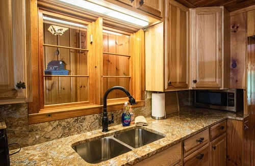 Grayling Cabin | Pine Bend Cottage -Get Cozy on the Au Sable