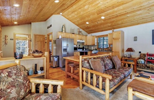 Mercer Cabin | Pine Forest Hideaway
