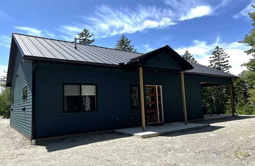 Southwest Harbor House | Pine Lodge: 2-bedroom vacation home minutes to Acadia National Park