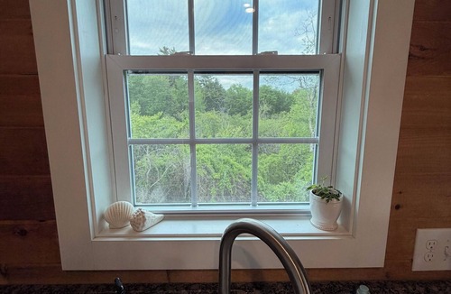 Scarborough Apartment | Pine Point Beach Lookout Entire 1 bedroom rental unit .5 miles from the beach
