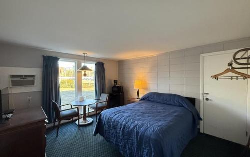 North Attleboro Hotel | Pineapple Inn