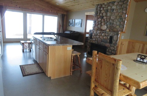 Park Rapids House | Pines - 4 BR right on Big Sand Lake