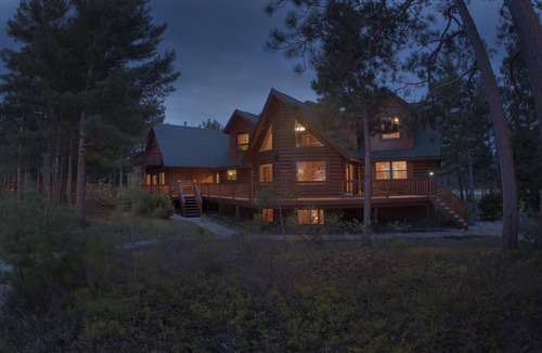 Au Train House | Pinewood Lodge.Under new ownership, put 4326266 in search bar for availability