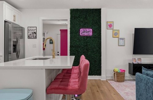 Elizabethtown House | PINK BARBIE HOUSE 3-bedroom house in Elizabethtown KY