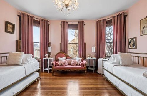 New Albany House | Pink Pink Pink Brides&Besties