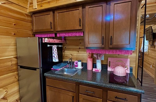 West Newton Apartment | Pink Saddle in Indianapolis