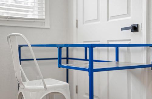 Millvale House | Pittsburgh Millvale B Bright &Spacious Private Bedroom With Shared Bathroom