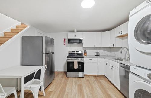 Millvale House | Pittsburgh Millvale B Bright &Spacious Private Bedroom With Shared Bathroom