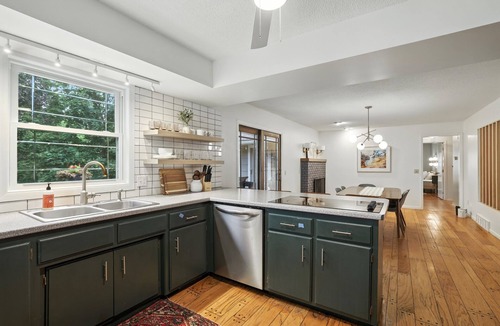 Fridley House | Play and Stay- Big Family Retreat